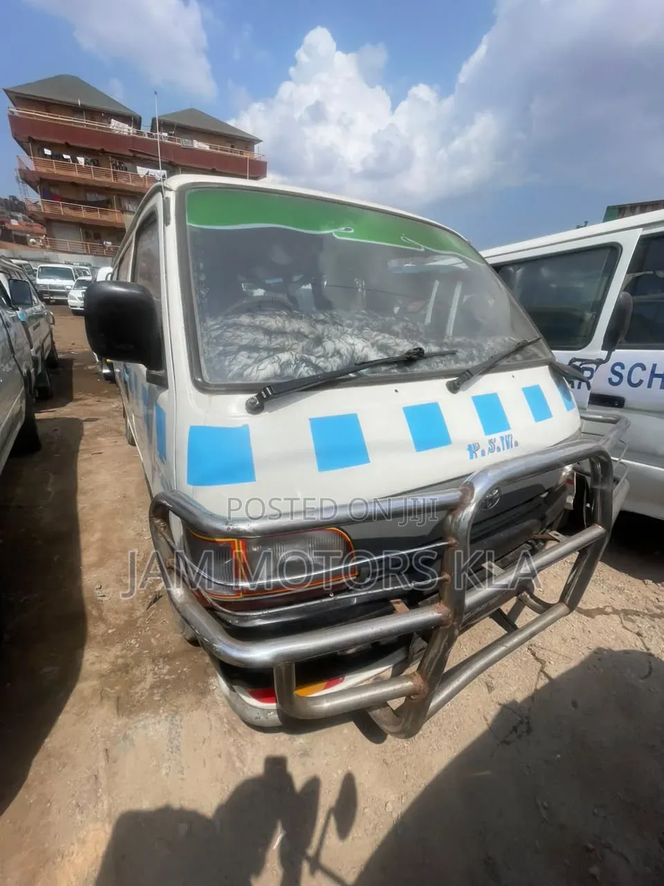 Toyota HiAce 2001 Beige