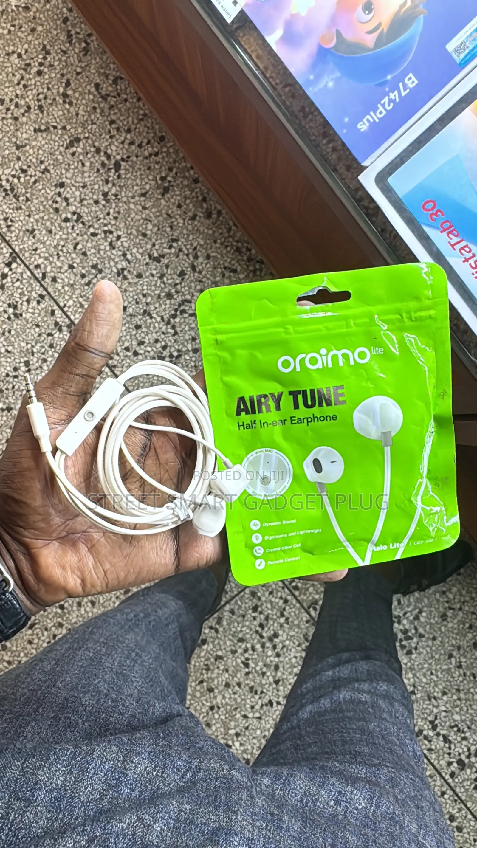 Oraimo Wired Pin Headsets