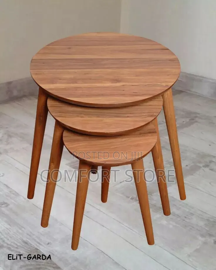 Round Wooden Mahogani Table