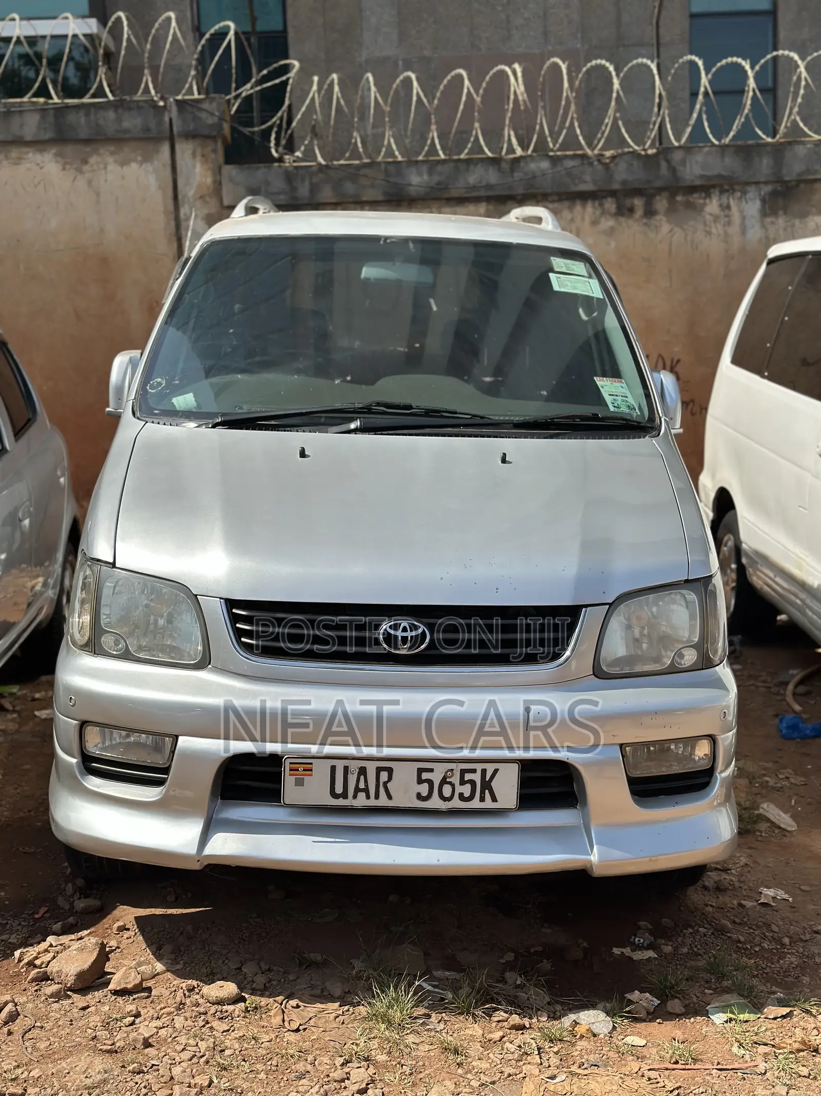 Toyota Noah 2001 Silver
