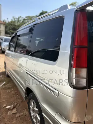 Toyota Noah 2001 Silver