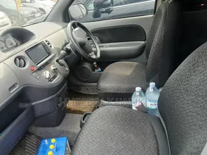 Toyota Sienta 2012 Gray