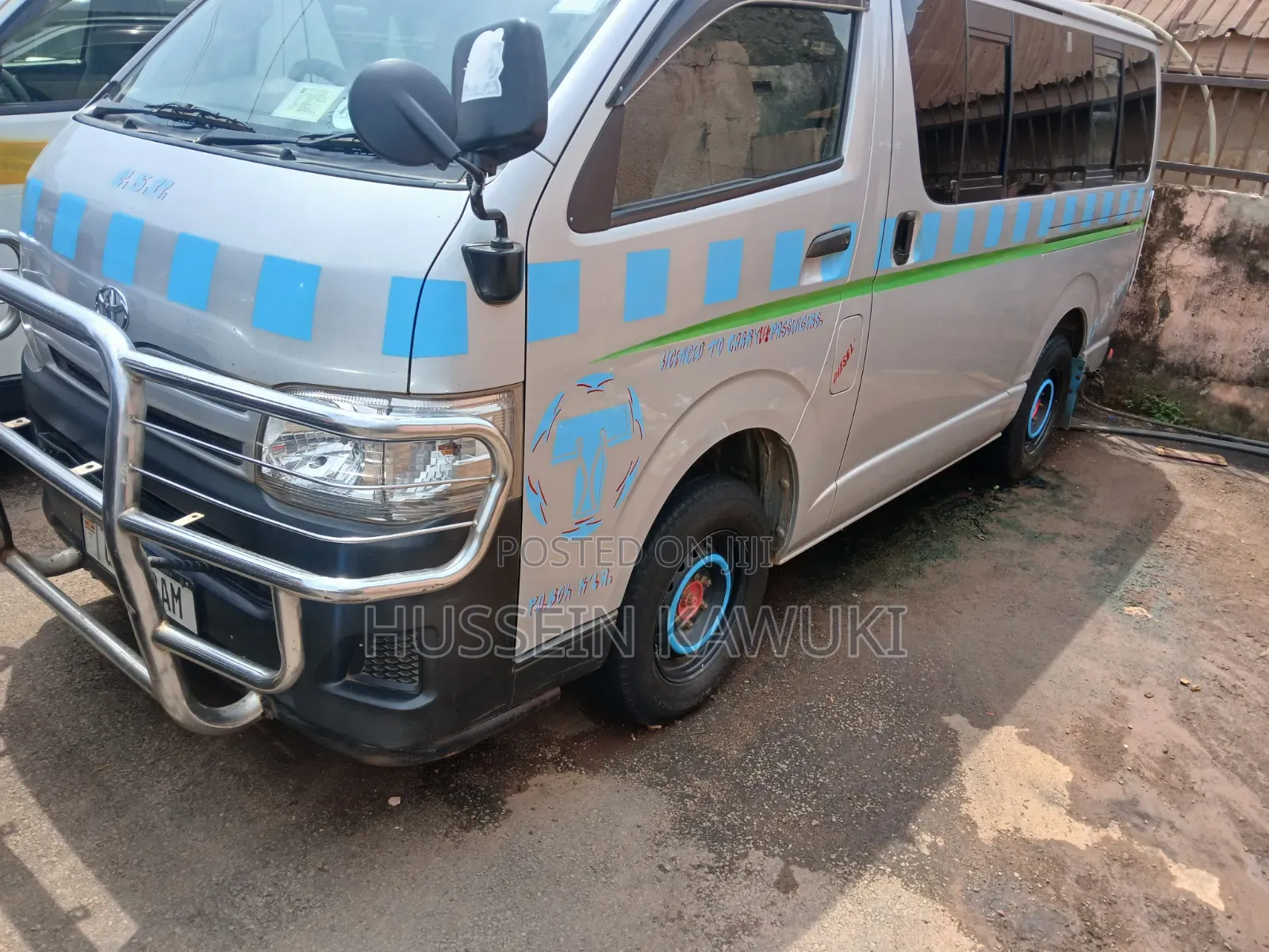 Toyota HiAce 2010 White