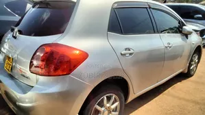 Toyota Auris 2009 Silver