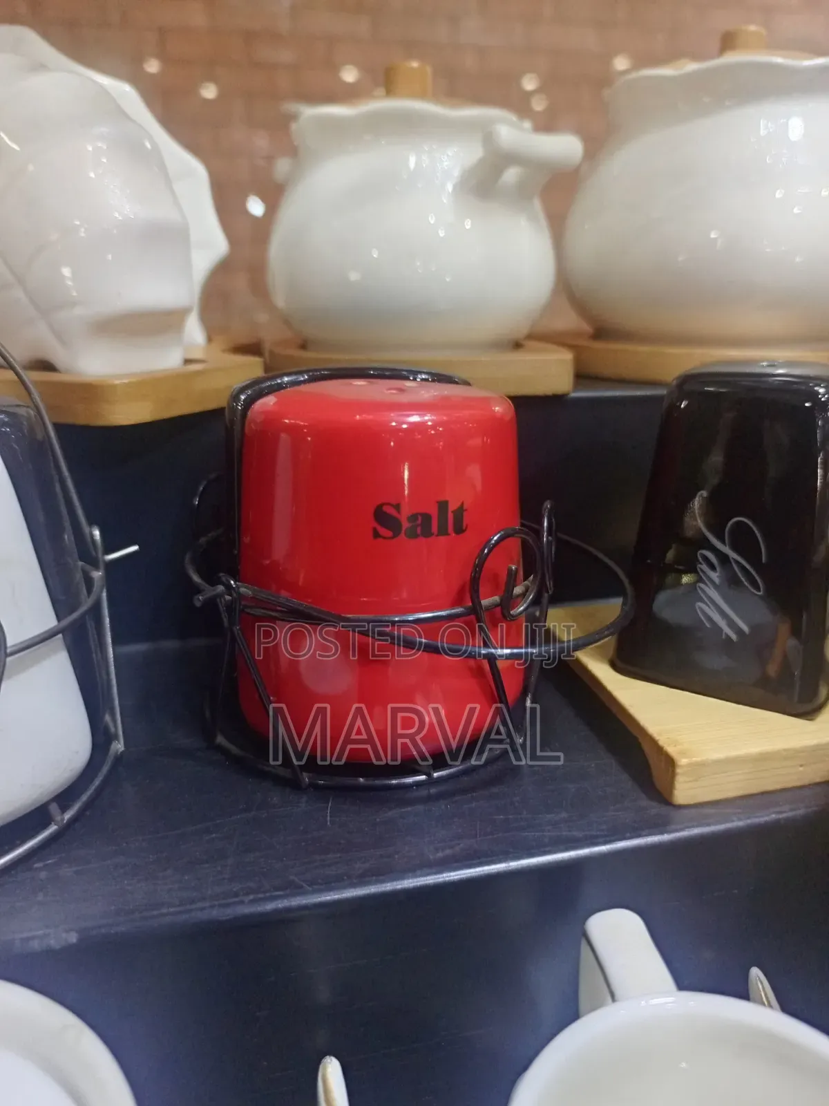 Generic White Ceramic Shaker