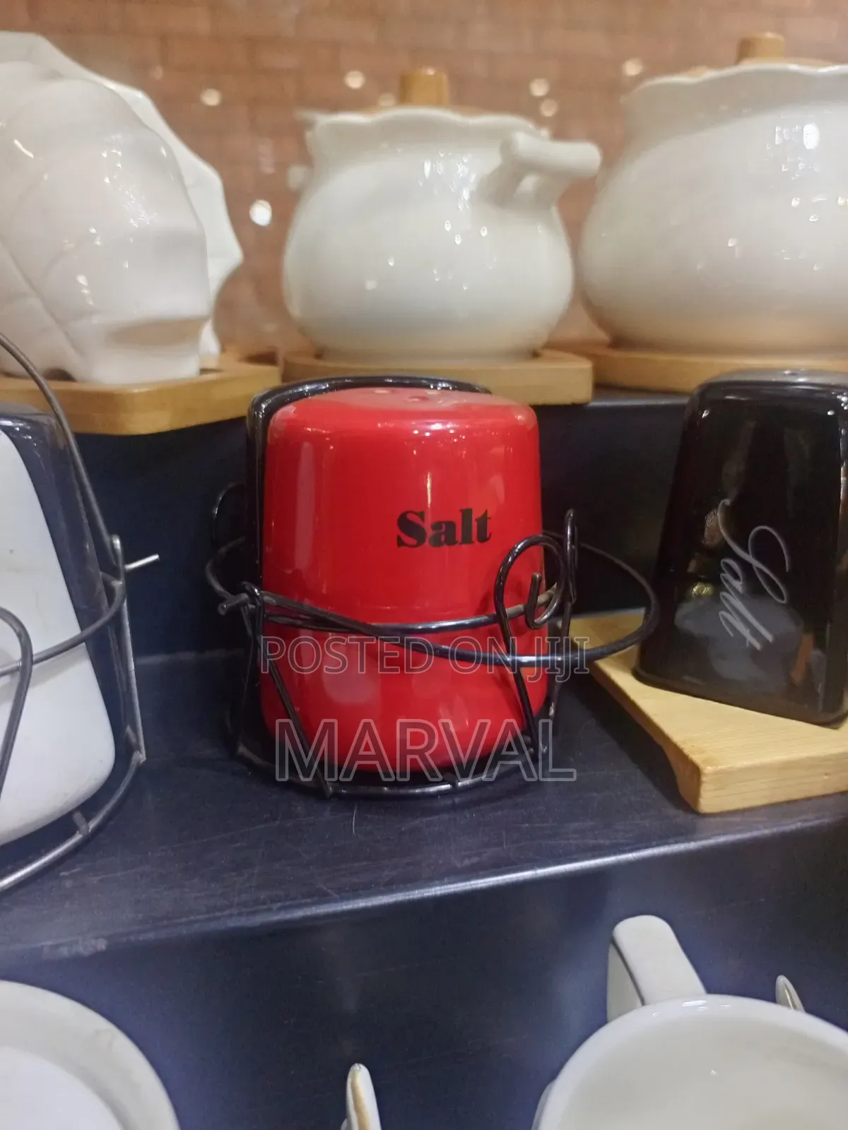 Generic White Ceramic Shaker
