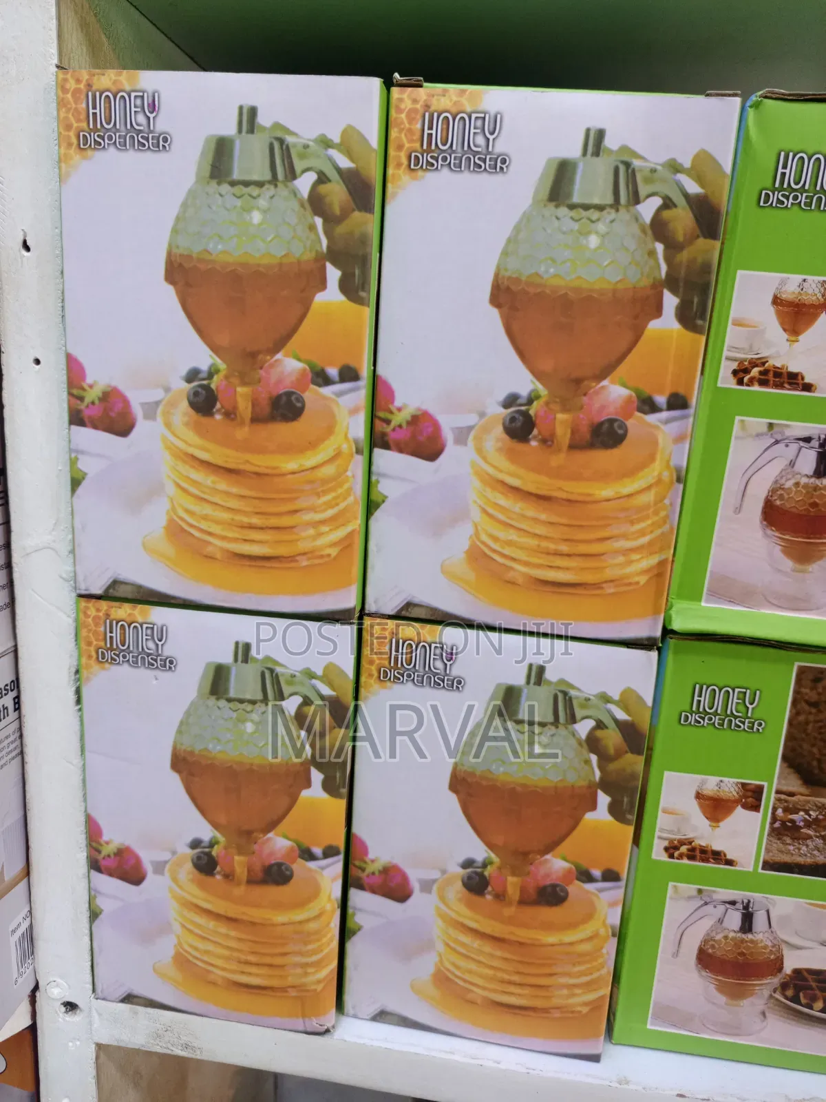 No-Drip Honeycomb Honey Dispenser, A