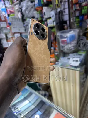 Tecno Camon 20 256 GB Gold