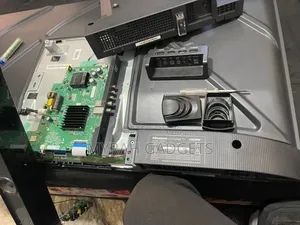 Hisense 43a4ks 43-Inch Led Backlight Tv Undergoing Repair