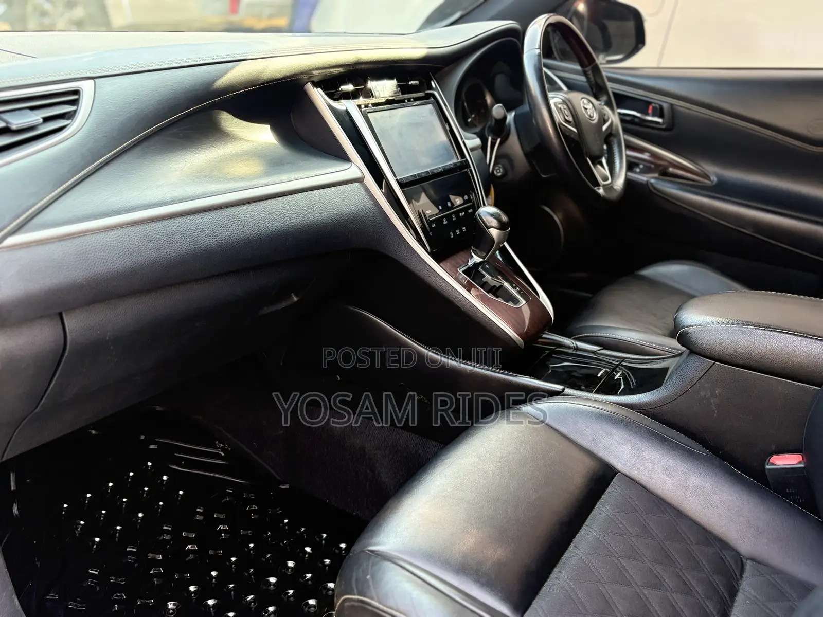Toyota Harrier 2.0 2016 White
