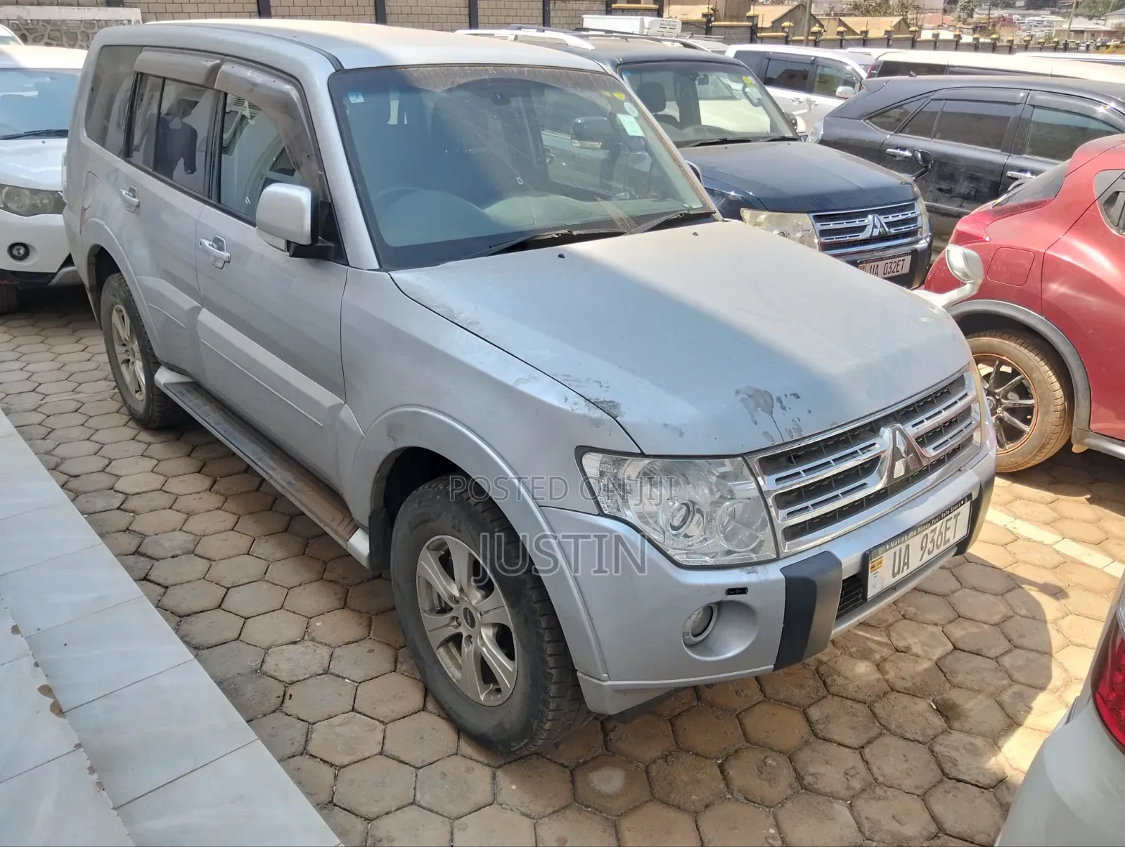 Mitsubishi Pajero 2012 Silver