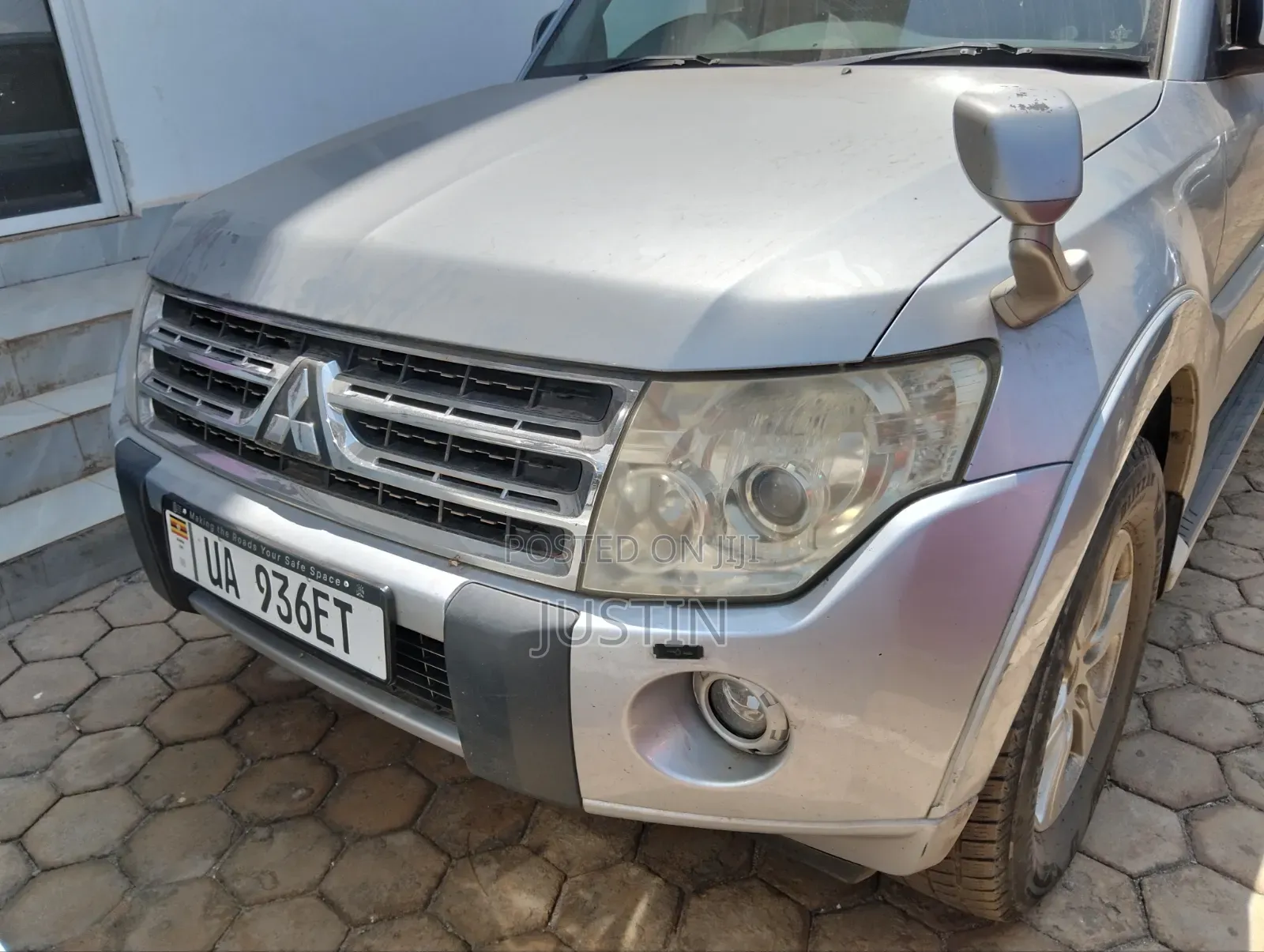 Mitsubishi Pajero 2012 Silver