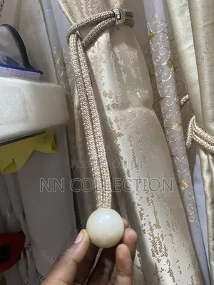 Curtain Holders/Tieburgs