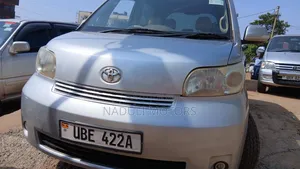 Toyota Porte 2008 Silver