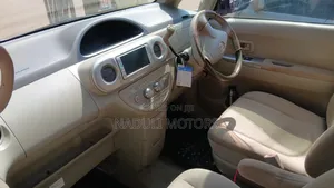 Toyota Porte 2008 Silver