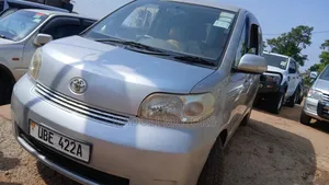 Toyota Porte 2008 Silver