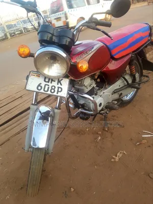 Bajaj Boxer 100 2022 Red