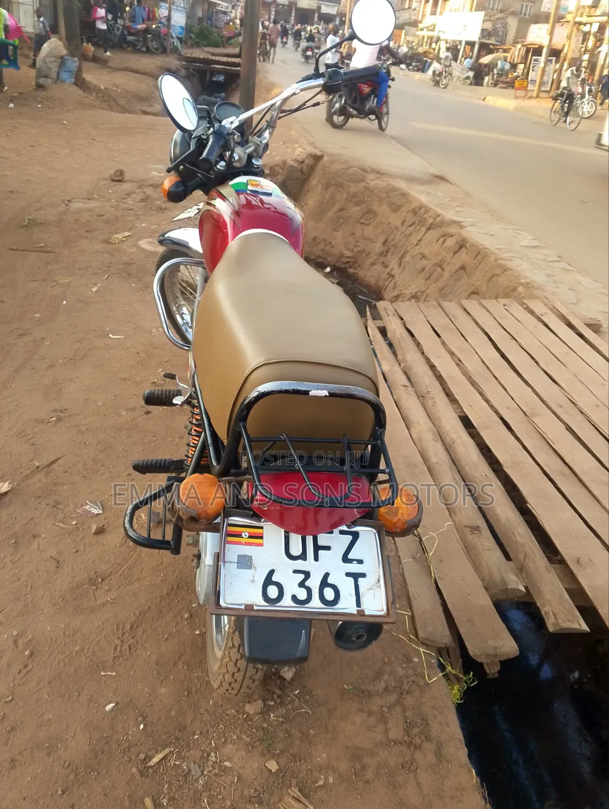 Bajaj Boxer 100 2023 Red
