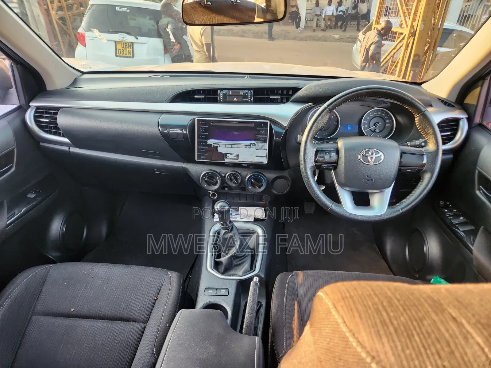 Toyota Hilux 2019 Silver