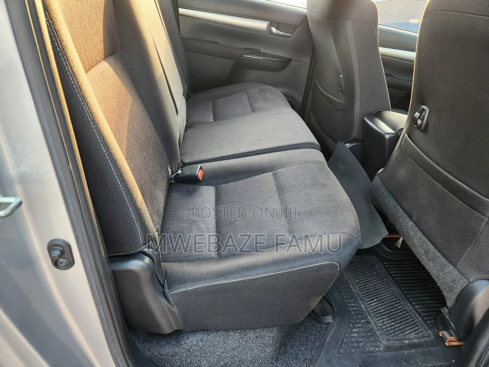 Toyota Hilux 2019 Silver