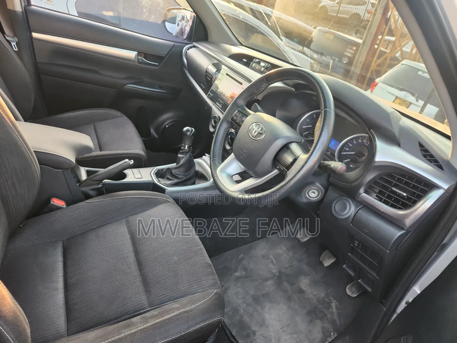 Toyota Hilux 2019 Silver