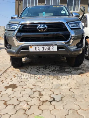 Toyota Hilux 2022 Green