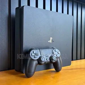 Chipped Ps4 Slim, 12 Games, 2pads. It's Better Than a Lying Girlfriend