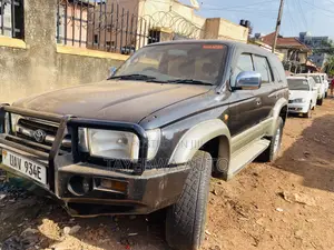 Toyota Hilux Surf 2004 Black