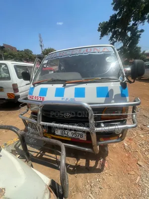 Toyota HiAce 2001 White