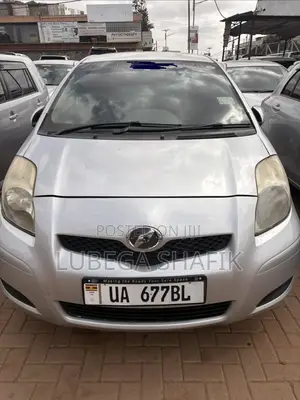 Toyota Vitz 2008 Silver