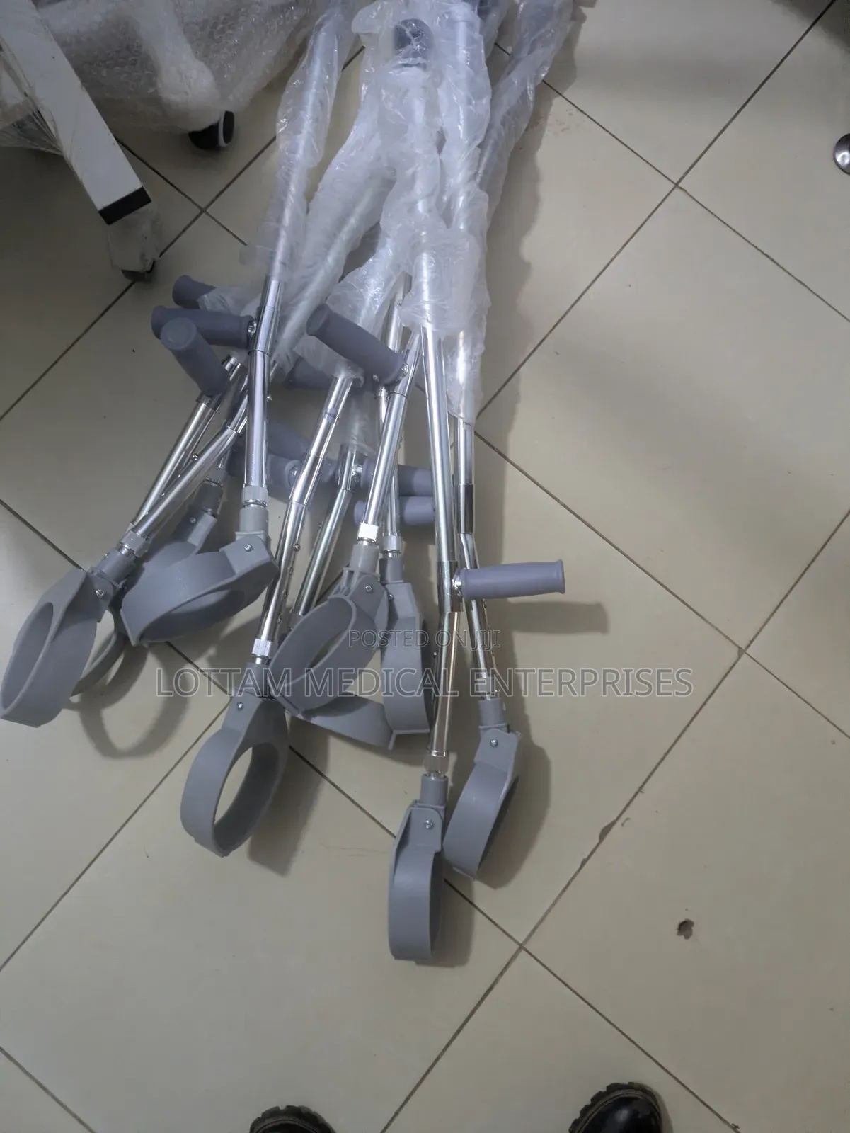 Elbow Crutches (A Pair)