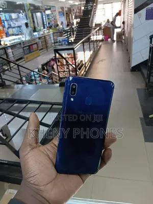 Samsung Galaxy A20 32 GB Black