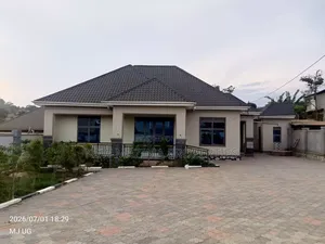 4bdrm Bungalow in Mengo Masanafu, Central Division for sale