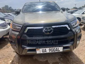 New Toyota Hilux 2024 Gray