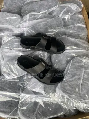 Clarks Carbon Black Leather Sandals