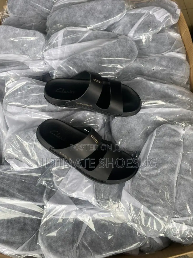 Clarks Carbon Black Leather Sandals