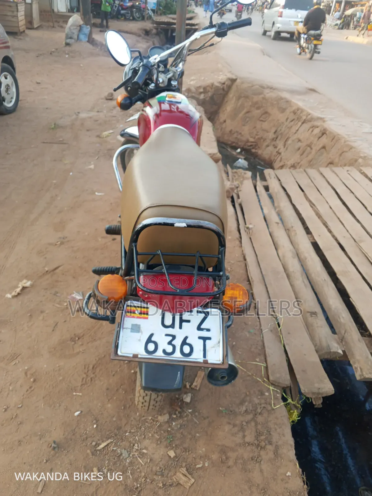 Bajaj Boxer 100 2023 Red