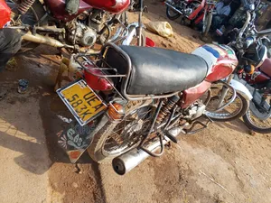 Bajaj Boxer 100 2019 Red