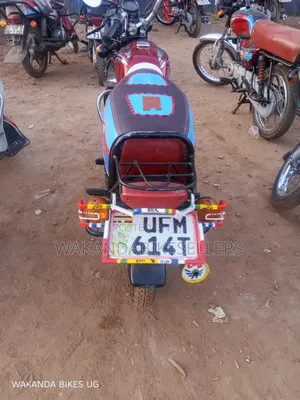 Bajaj Boxer 100 2022 Red