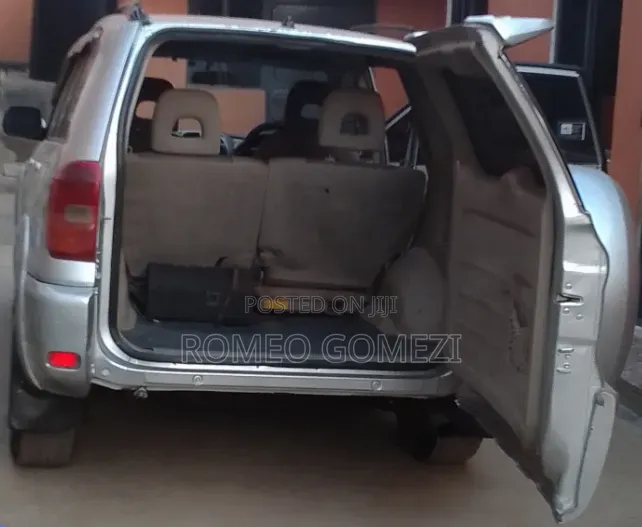 Toyota RAV4 Automatic 2000 Silver