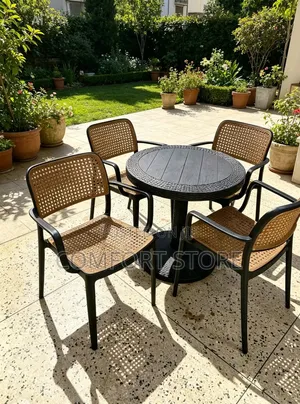 Round Dining Table With Plastic Armrest Chairs