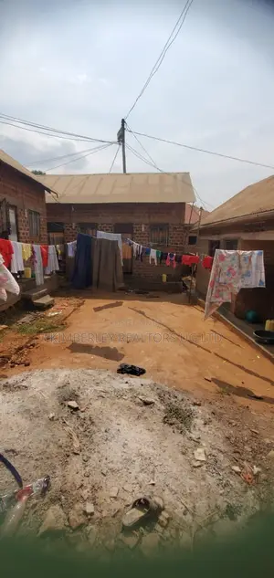 7bdrm Duplex in Nabweru for sale