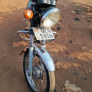 Bajaj Boxer 100 2025 Red