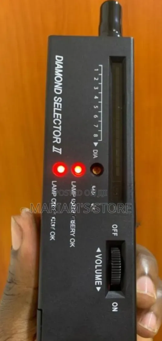 Portable Electronic Instrument To Distinguish Genuine Diamonds