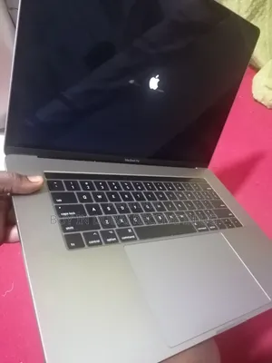 Laptop Apple MacBook Pro 2017 16GB Intel Core i7 SSD 256GB