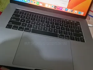 Laptop Apple MacBook Pro 2017 16GB Intel Core i7 SSD 256GB