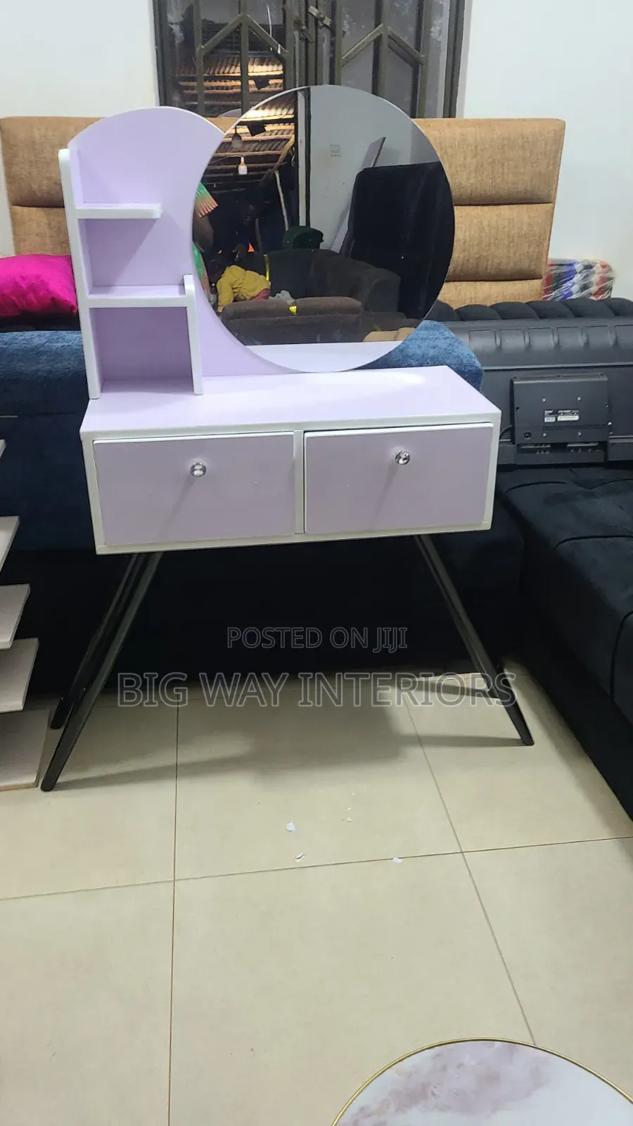 Round Mirror Dressing Table