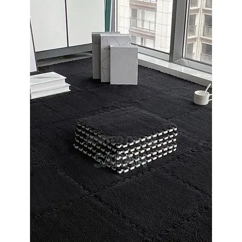 Smabee Interlocking Carpet Tiles.