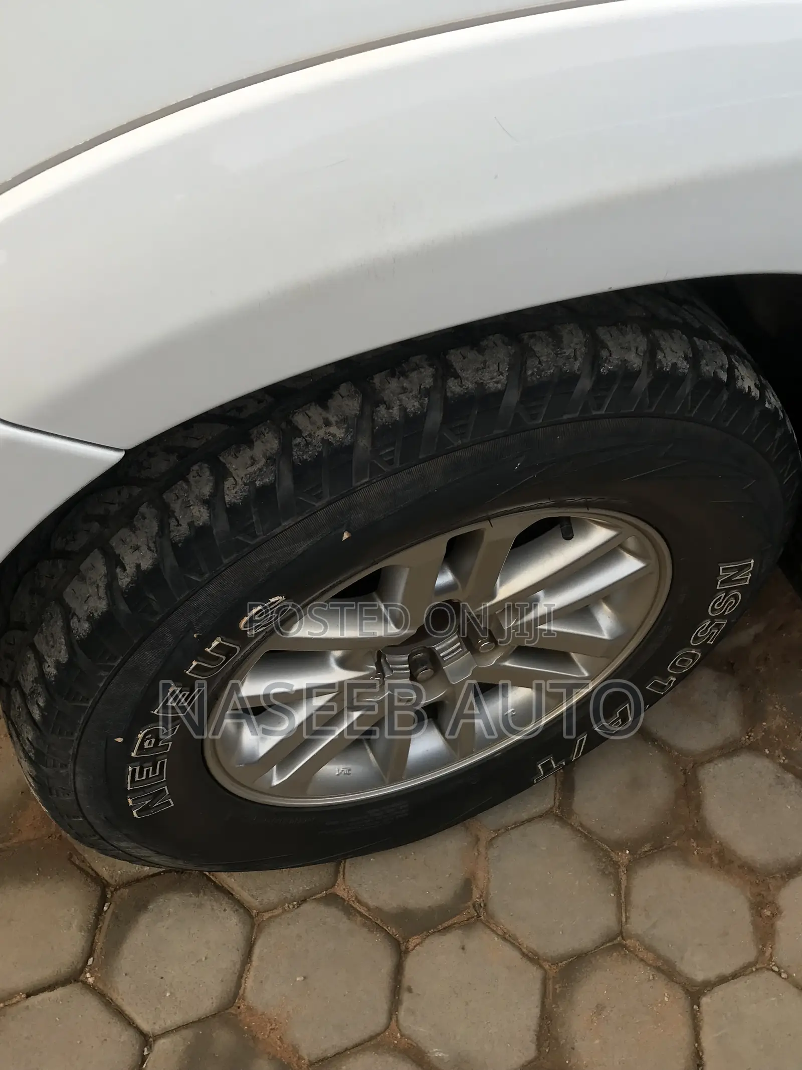 Toyota Hilux 2010 White