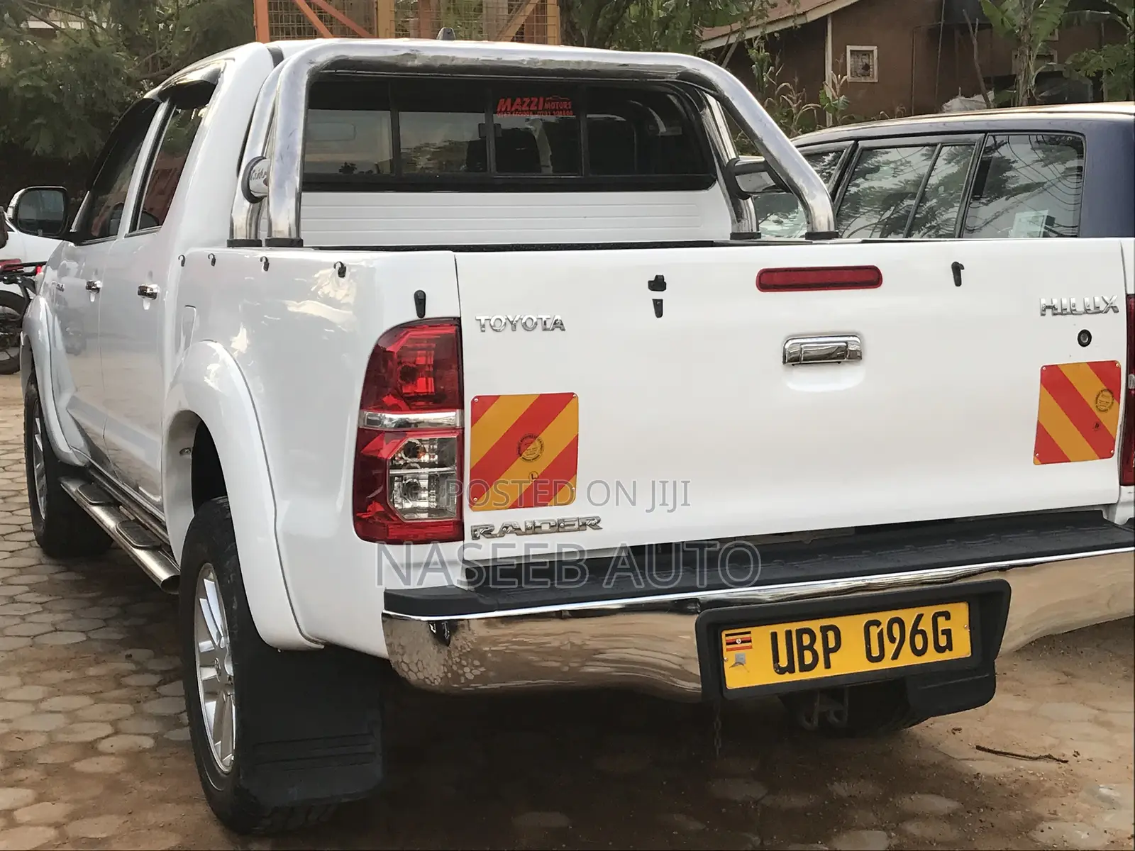 Toyota Hilux 2010 White